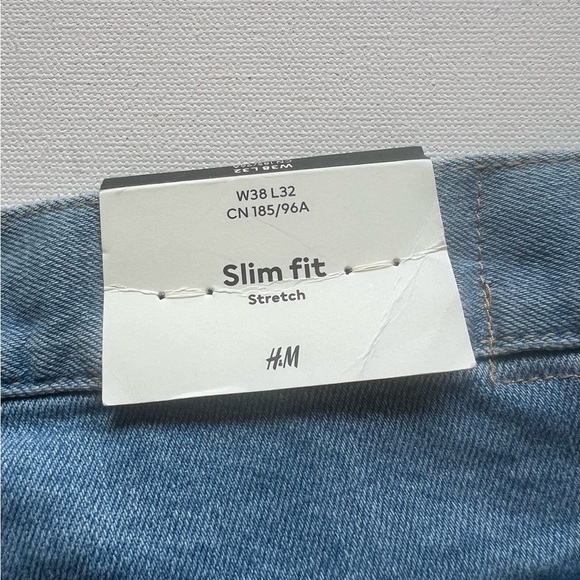 NWT H & M Men’s Size 38x32 Slim Low Waist Light Washed Blue Denim Jeans (E4) - Picture 5 of 7